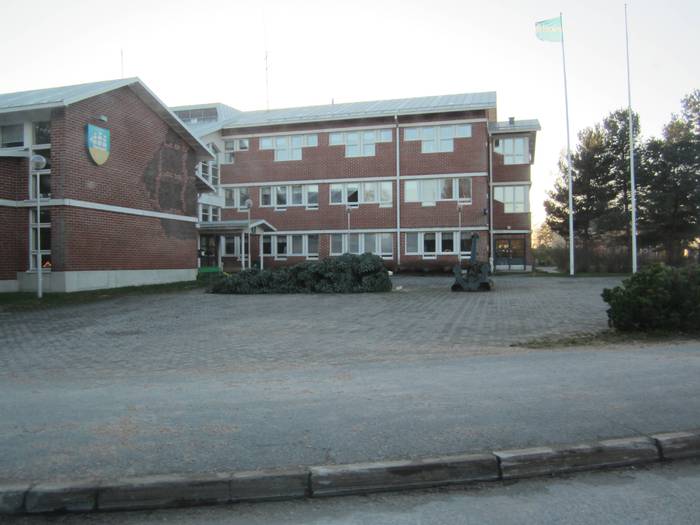Kunnantalon kuusi kaatunut.