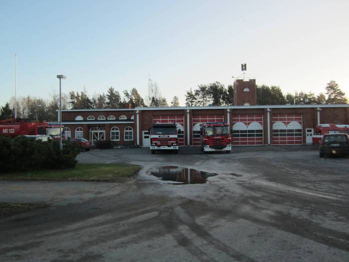 Paloautot lähtövalmiina.